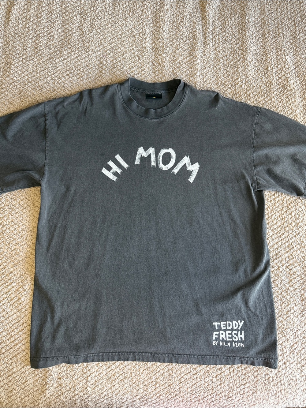 Teddy Fresh | Hi Mom, Bye Mom By Hila Klein Tee